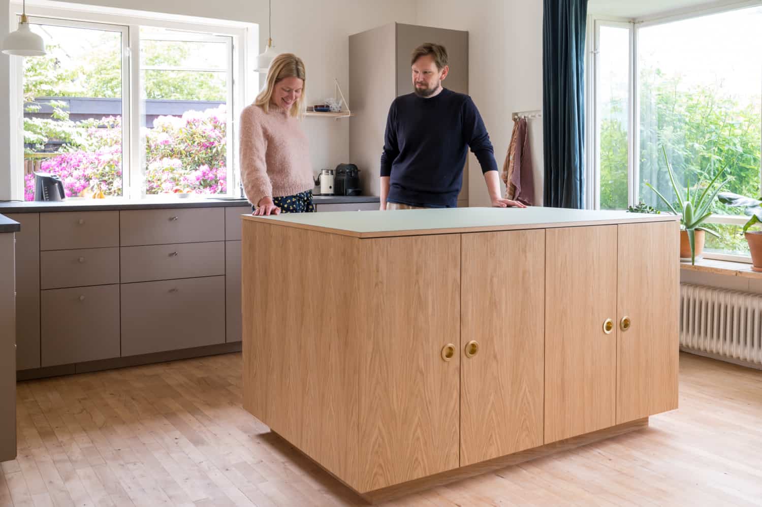 Køkkenø med linoleumsbordplade - Smalltime Woodshop