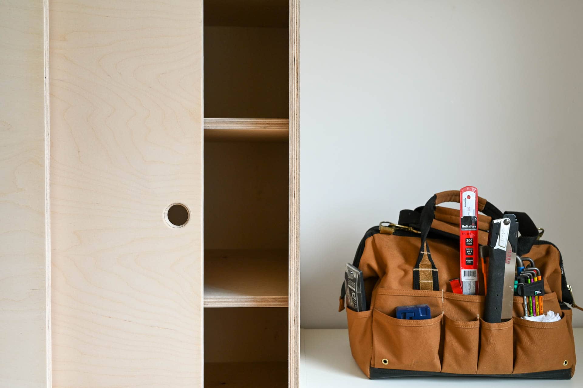 Garderobe i Sæbebehandlet Birkekrydsfiner